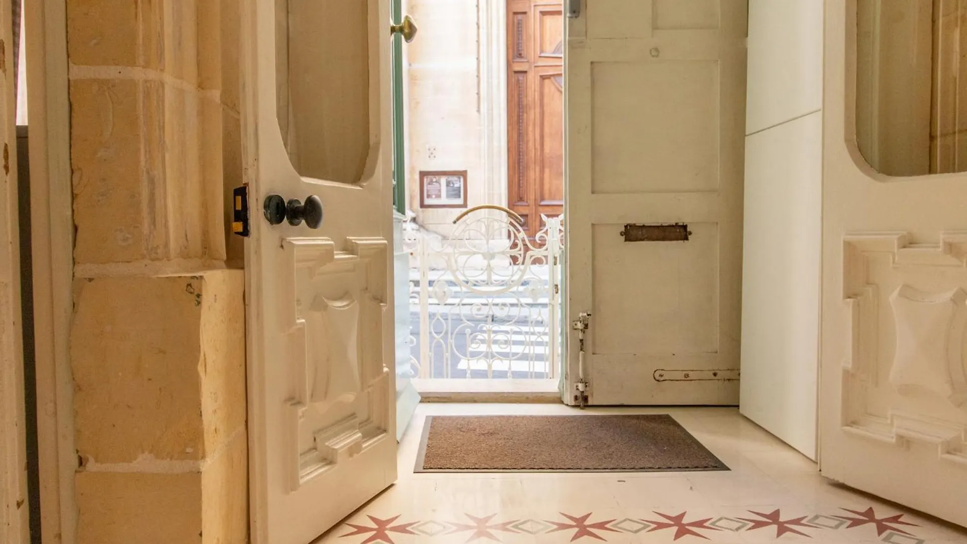 15 Main Gate Aparthotel Birgu